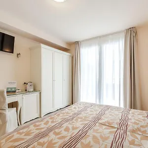 https://hotiday-jesolo-spiaggia.hotelinveneto.com